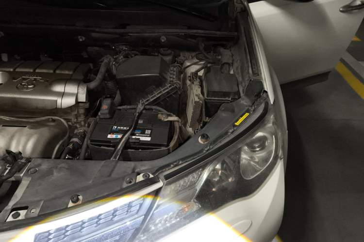 Used Toyota RAV4 2013 2.5L Automatic 4x4 Elite Edition Engine Bay Left