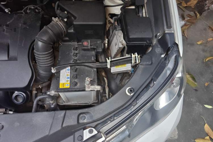 Used Toyota RAV4 2013 2.0L CVT Two-Wheel Drive Urban Edition Engine Bay Left