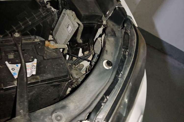 Used Toyota RAV4 2013 2.5L Automatic 4x4 Elite Edition Engine Bay Left