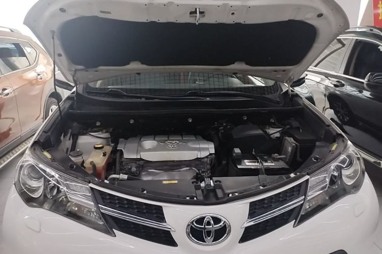 Used Toyota RAV4 2013 2.5L Automatic 4x4 Luxury Edition Engine Bay