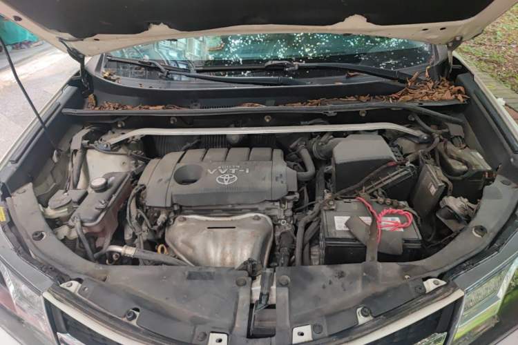 Used Toyota RAV4 2013 2.5L Automatic 4x4 Elite Edition Engine Bay