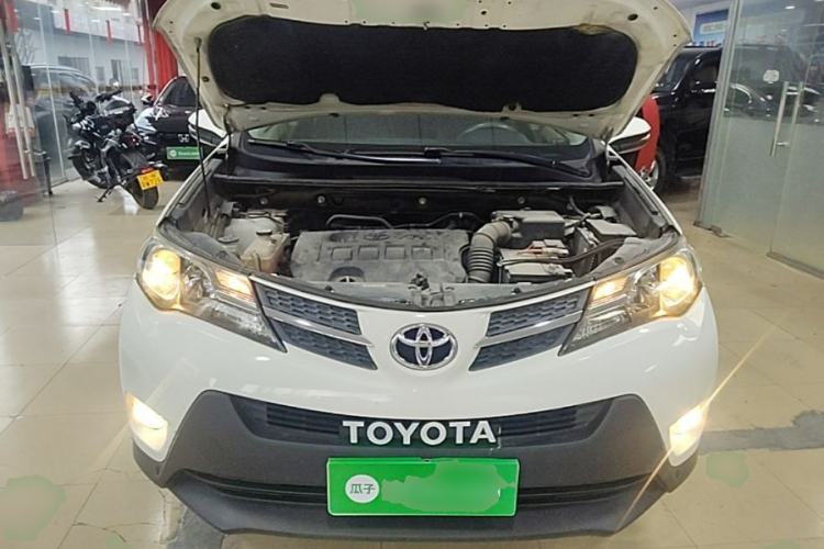 Used Toyota RAV4 2013 2.0L CVT Two-Wheel Drive Urban Edition Engine Bay