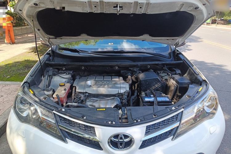 Used Toyota RAV4 2013 2.5L Automatic 4x4 Elite Edition Engine Bay