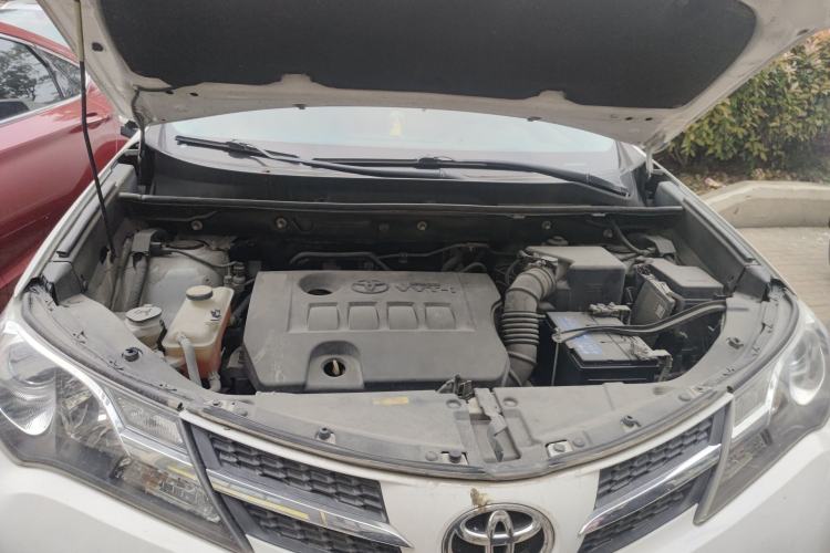 Used Toyota RAV4 2013 2.0L CVT Four-Wheel Drive New Edition Engine Bay