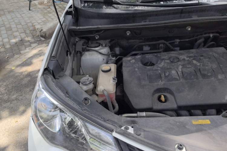 Used Toyota RAV4 2013 2.0L CVT Four-Wheel Drive New Edition Engine Bay Right
