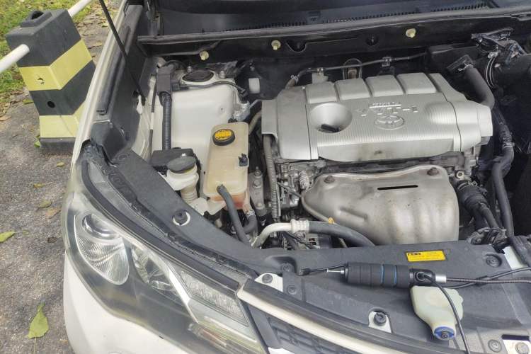 Used Toyota RAV4 2013 2.5L Automatic 4x4 Prestige Edition Engine Bay Right