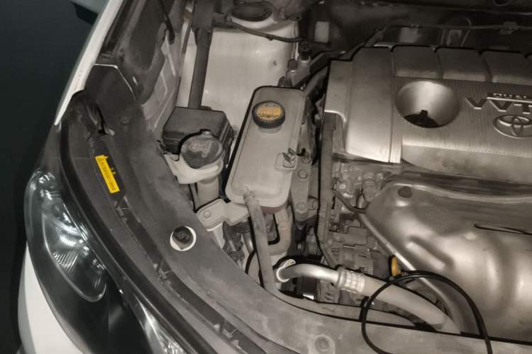 Used Toyota RAV4 2013 2.5L Automatic 4x4 Elite Edition Engine Bay Right