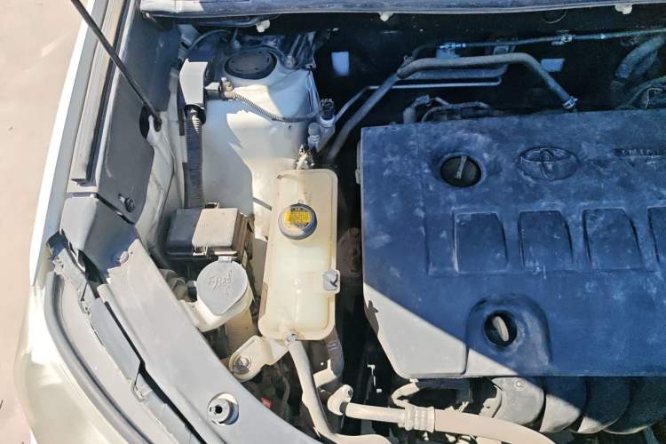 Used Toyota RAV4 2013 2.0L CVT Two-Wheel Drive Urban Edition Engine Bay Right