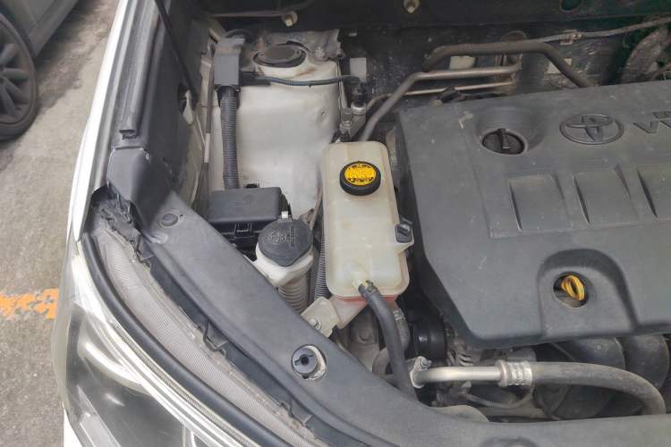Used Toyota RAV4 2013 2.0L CVT Four-Wheel Drive New Edition Engine Bay Right