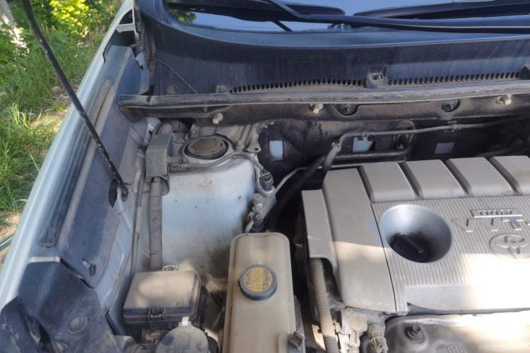 Used Toyota RAV4 2013 2.5L Automatic 4x4 Elite Edition Engine Bay Right