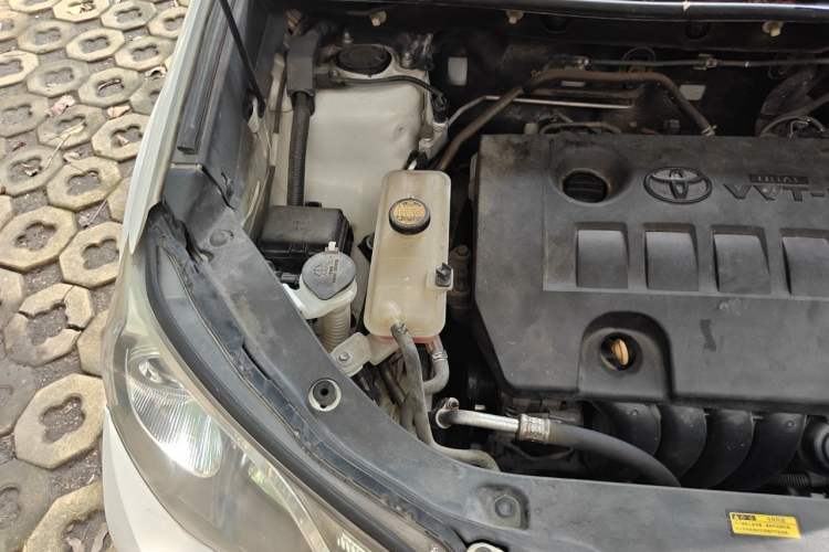 Used Toyota RAV4 2013 2.0L CVT Two-Wheel Drive Urban Edition Engine Bay Right