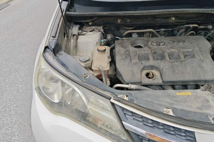 Used Toyota RAV4 2013 2.0L CVT Two-Wheel Drive Urban Edition Engine Bay Right
