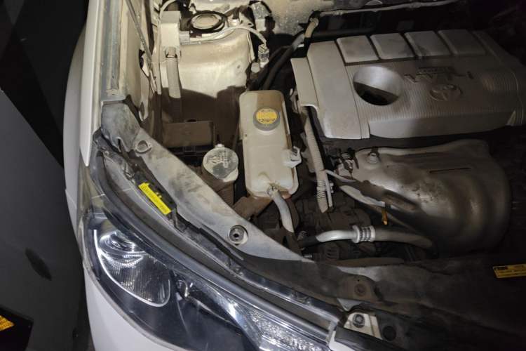 Used Toyota RAV4 2013 2.5L Automatic 4x4 Elite Edition Engine Bay Right