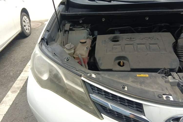 Used Toyota RAV4 2013 2.0L CVT Two-Wheel Drive Urban Edition Engine Bay Right