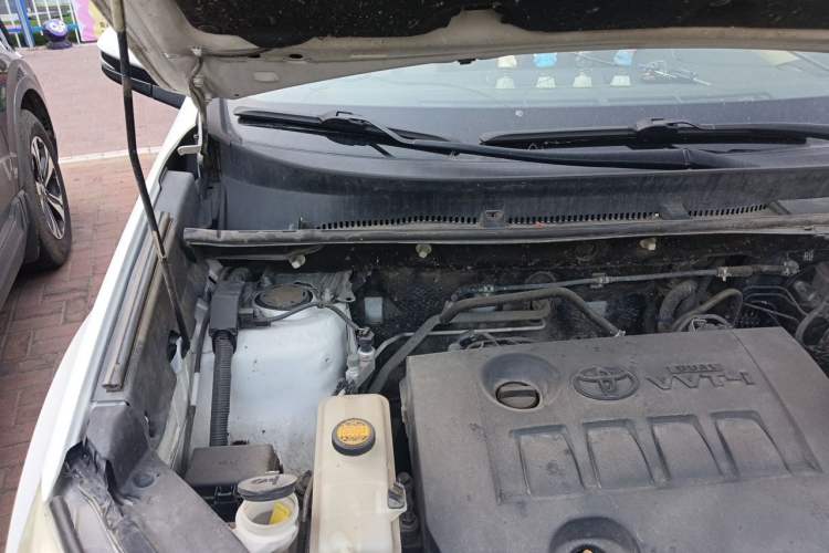 Used Toyota RAV4 2013 2.0L CVT Two-Wheel Drive Urban Edition Engine Bay Right