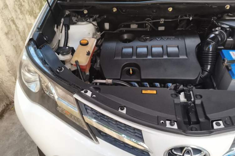 Used Toyota RAV4 2013 2.0L CVT Two-Wheel Drive Urban Edition Engine Bay Right