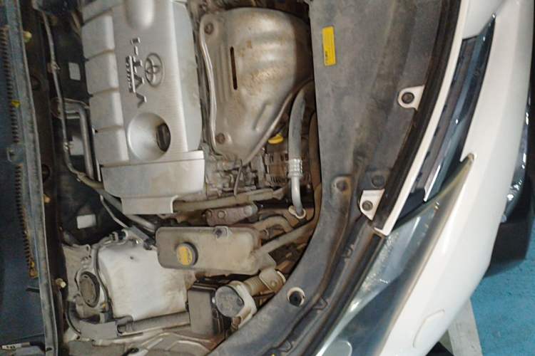 Used Toyota RAV4 2013 2.5L Automatic 4x4 Elite Edition Engine Bay Right