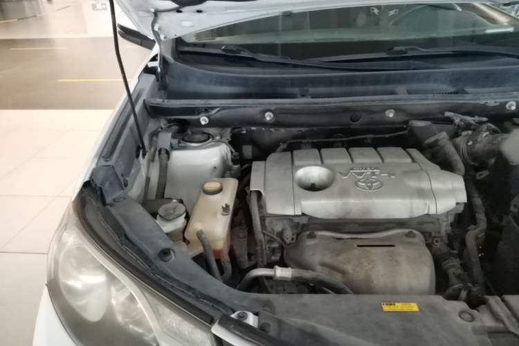 Used Toyota RAV4 2013 2.5L Automatic 4x4 Elite Edition Engine Bay Right