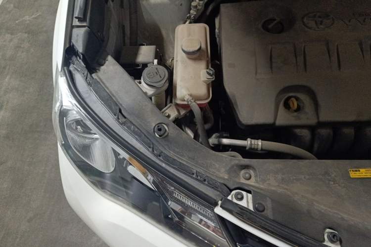 Used Toyota RAV4 2013 2.0L CVT Four-Wheel Drive New Edition Engine Bay Right