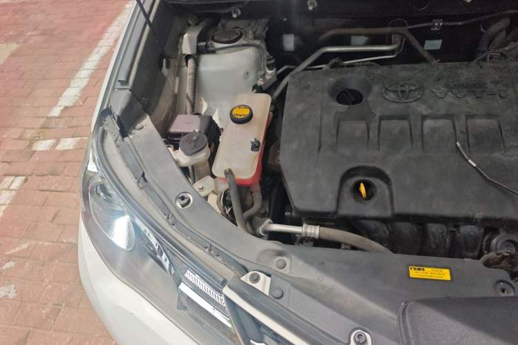 Used Toyota RAV4 2013 2.0L CVT Two-Wheel Drive Urban Edition Engine Bay Right