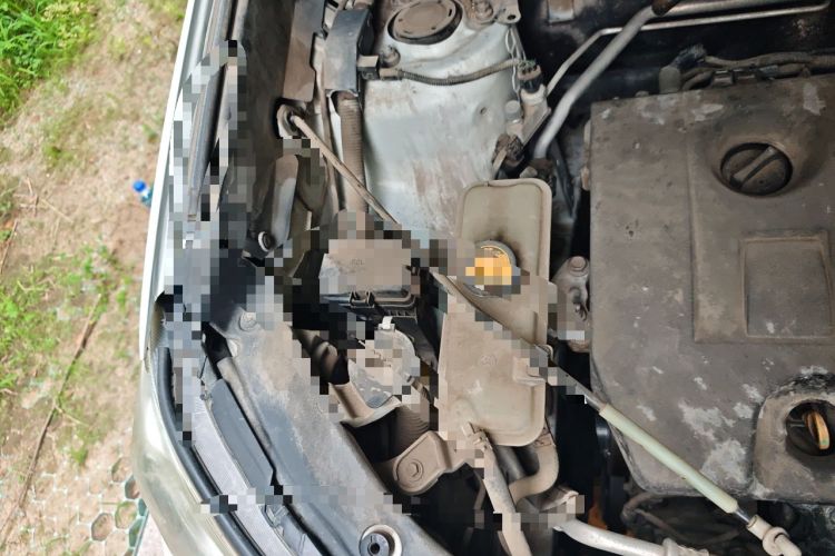 Used Toyota RAV4 2013 2.0L CVT Two-Wheel Drive Urban Edition Engine Bay Right
