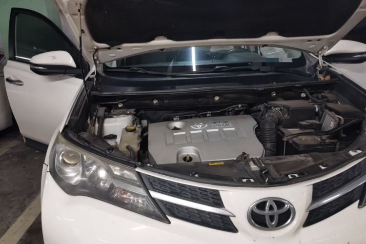 Used Toyota RAV4 2013 2.0L CVT Four-Wheel Drive New Edition Engine Bay Right
