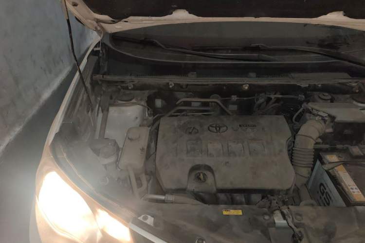 Used Toyota RAV4 2013 2.0L CVT Two-Wheel Drive Urban Edition Engine Bay Right