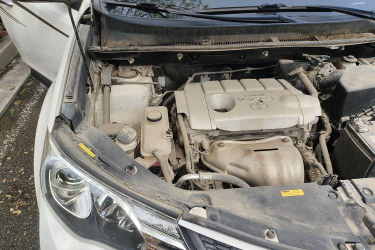 Used Toyota RAV4 2013 2.5L Automatic 4x4 Luxury Edition Engine Bay Right