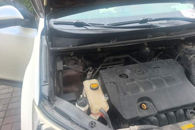 Used Toyota RAV4 2013 2.0L CVT Two-Wheel Drive Urban Edition Engine Bay Right