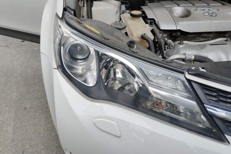 Used Toyota RAV4 2013 2.5L Automatic 4x4 Elite Edition Engine Bay Right