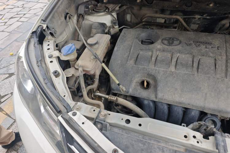 Used Toyota RAV4 2013 2.0L CVT Two-Wheel Drive Urban Edition Engine Bay Right