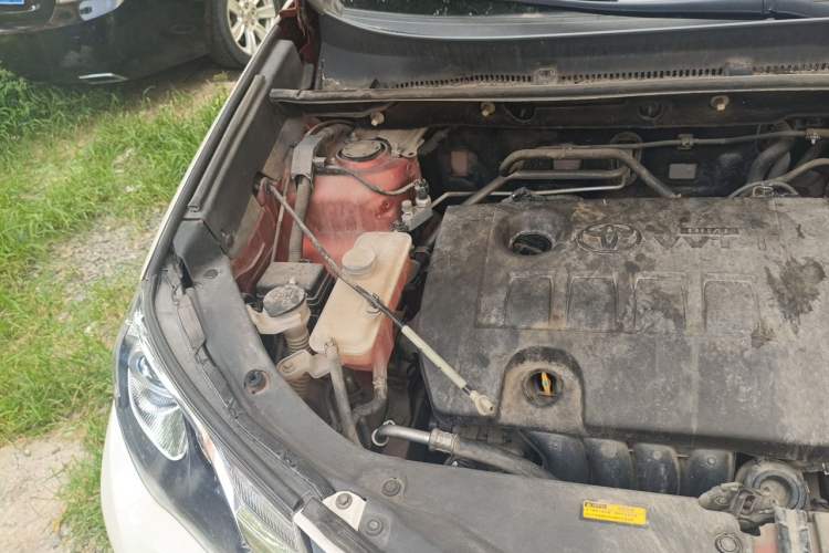 Used Toyota RAV4 2013 2.0L CVT Four-Wheel Drive Fashion Edition Engine Bay Right
