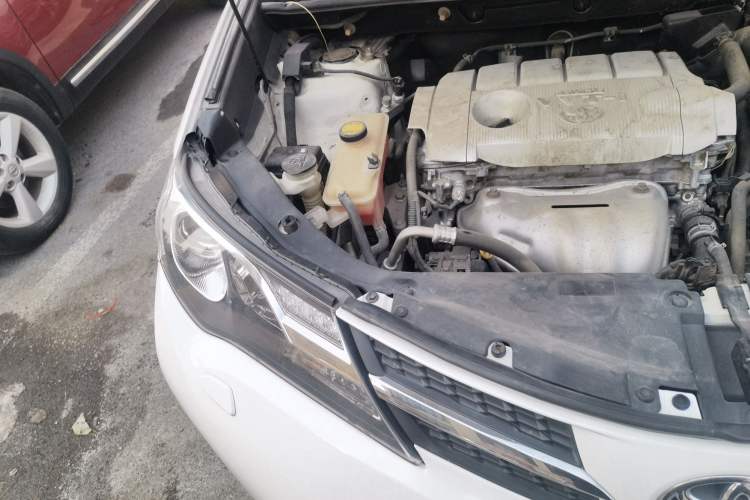 Used Toyota RAV4 2013 2.5L Automatic 4x4 Luxury Edition Engine Bay Right