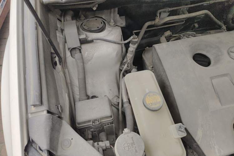 Used Toyota RAV4 2013 2.0L CVT Four-Wheel Drive New Edition Engine Bay Right