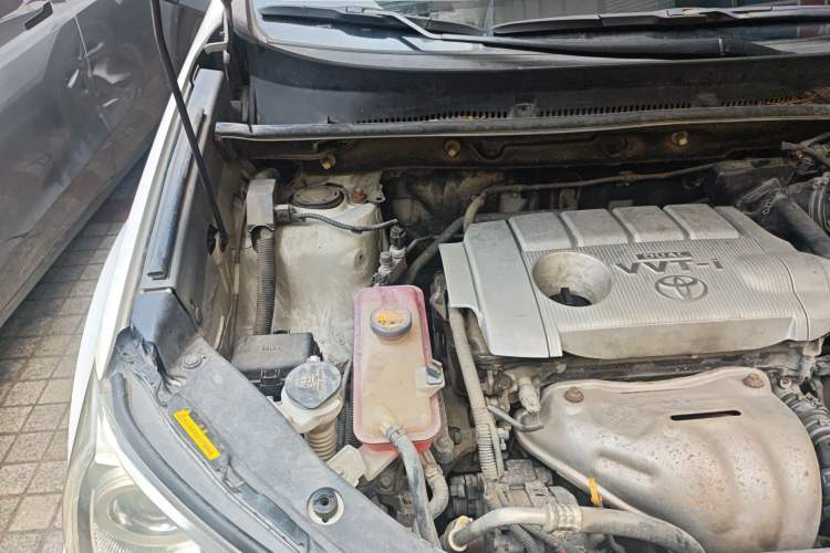 Used Toyota RAV4 2013 2.5L Automatic 4x4 Elite Edition Engine Bay Right