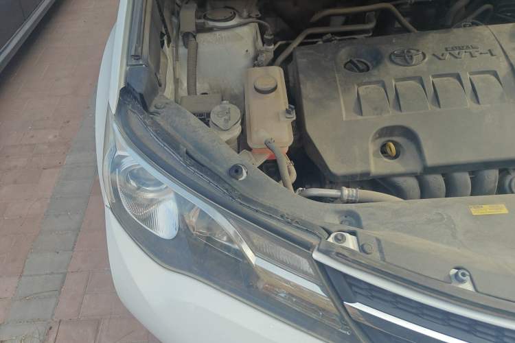 Used Toyota RAV4 2013 2.0L CVT Two-Wheel Drive Urban Edition Engine Bay Right