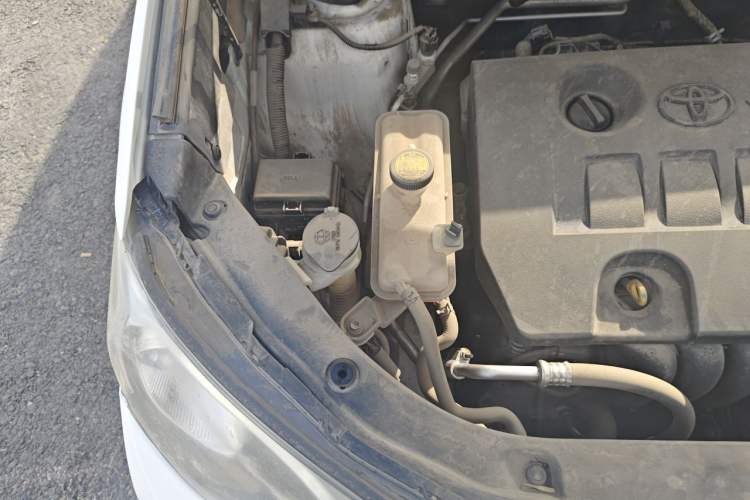 Used Toyota RAV4 2013 2.0L CVT Four-Wheel Drive New Edition Engine Bay Right