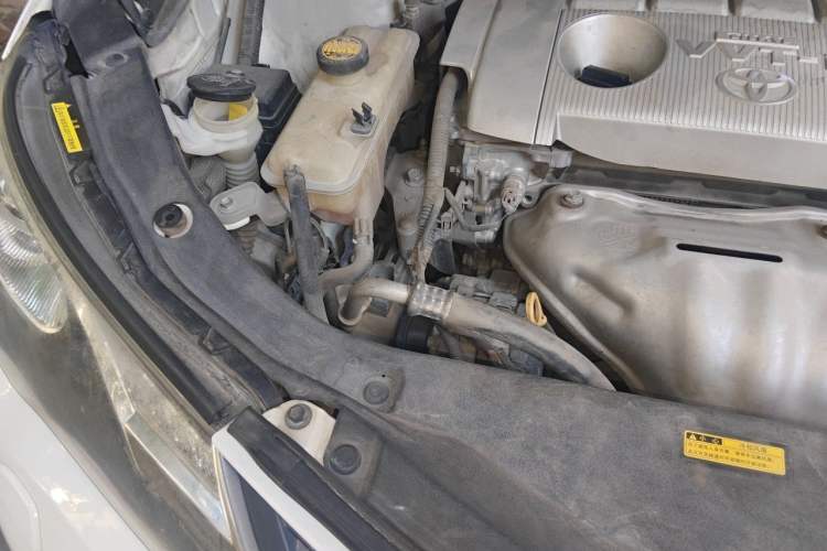 Used Toyota RAV4 2013 2.5L Automatic 4x4 Luxury Edition Engine Bay Right