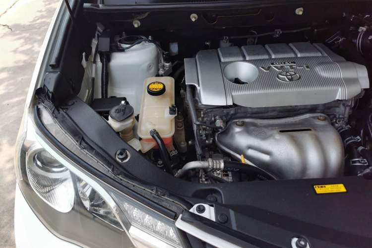 Used Toyota RAV4 2013 2.5L Automatic 4x4 Elite Edition Engine Bay Right