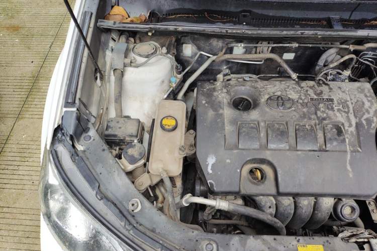 Used Toyota RAV4 2013 2.0L CVT Two-Wheel Drive Urban Edition Engine Bay Right