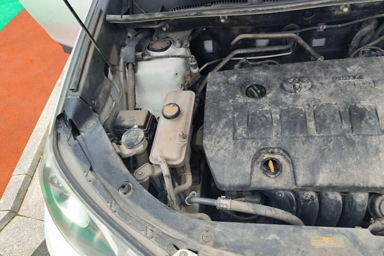 Used Toyota RAV4 2013 2.0L CVT Two-Wheel Drive Urban Edition Engine Bay Right