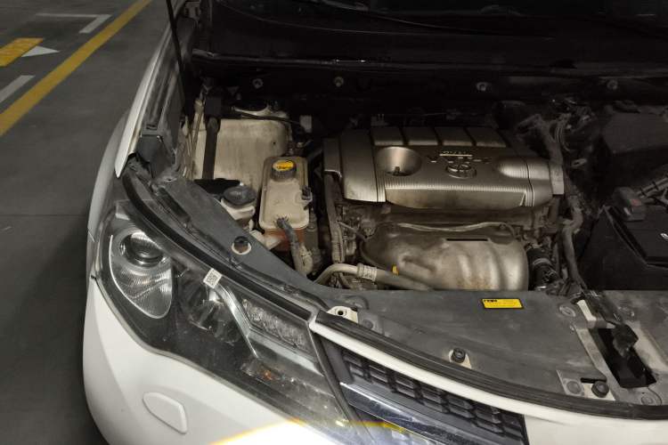 Used Toyota RAV4 2013 2.5L Automatic 4x4 Elite Edition Engine Bay Right