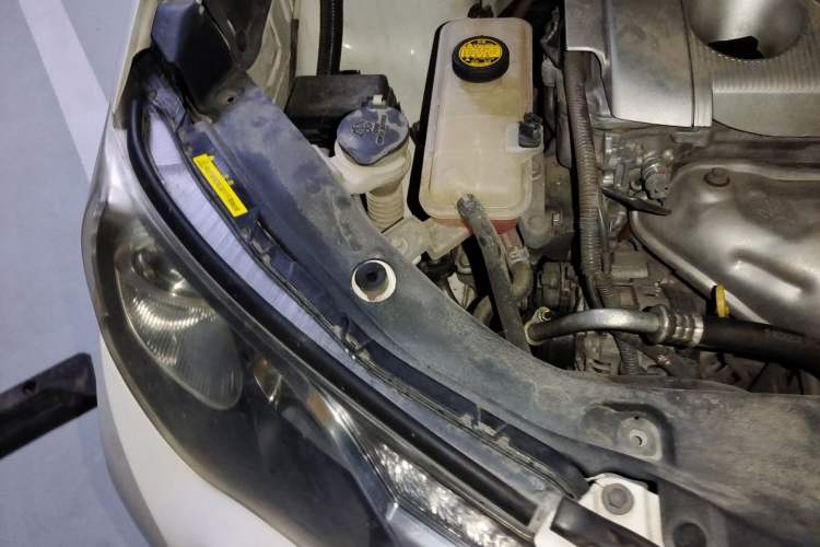 Used Toyota RAV4 2013 2.5L Automatic 4x4 Elite Edition Engine Bay Right