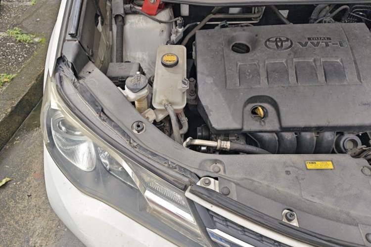 Used Toyota RAV4 2013 2.0L CVT Two-Wheel Drive Urban Edition Engine Bay Right