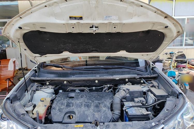 Used Toyota RAV4 2013 2.0L CVT Four-Wheel Drive New Edition Engine Bay