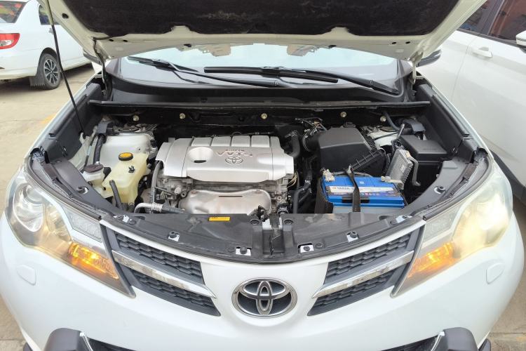 Used Toyota RAV4 2013 2.5L Automatic 4x4 Elite Edition Engine Bay