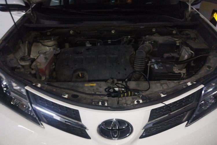 Used Toyota RAV4 2013 2.0L CVT Four-Wheel Drive New Edition Engine Bay