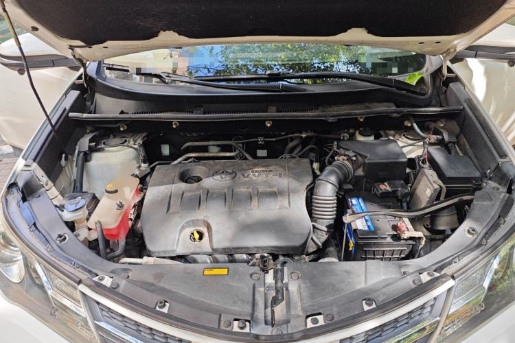 Used Toyota RAV4 2013 2.0L CVT Four-Wheel Drive New Edition Engine Bay