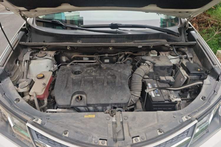 Used Toyota RAV4 2013 2.0L CVT Four-Wheel Drive New Edition Engine Bay
