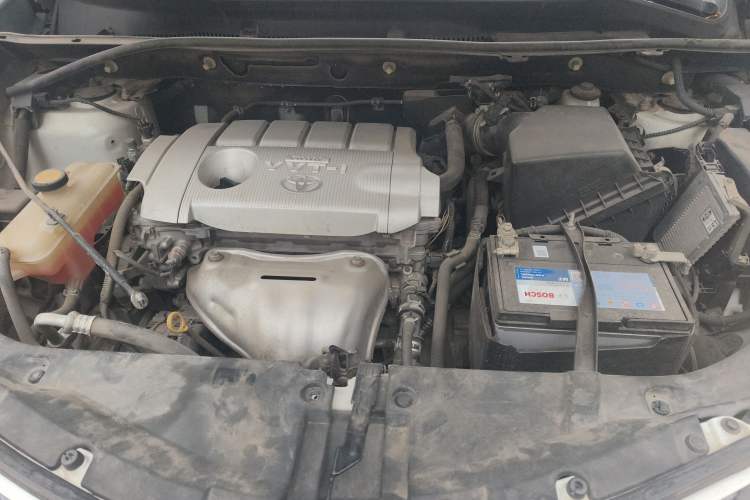 Used Toyota RAV4 2013 2.5L Automatic 4x4 Elite Edition Engine Bay